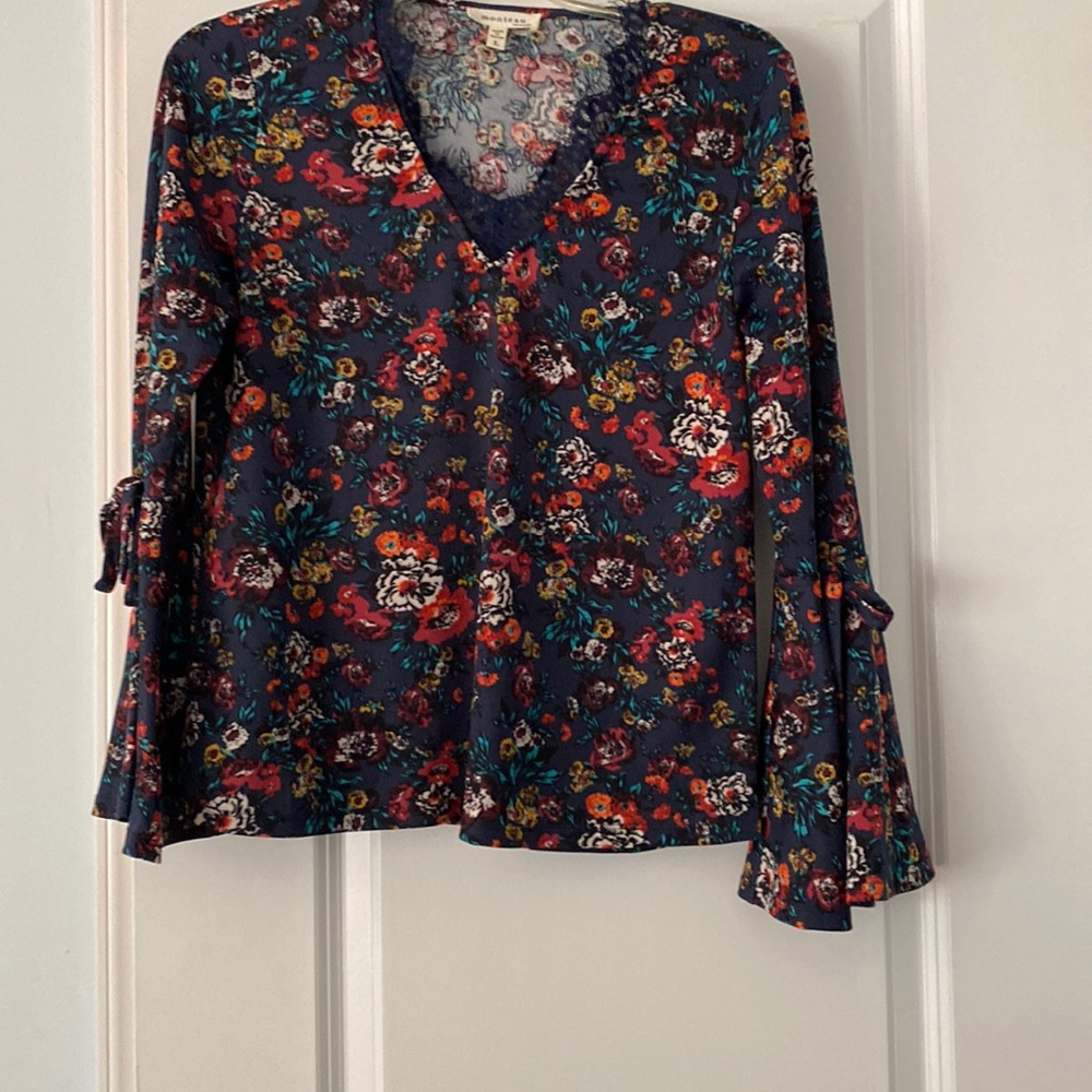 Monteau, size Large, floral blouse